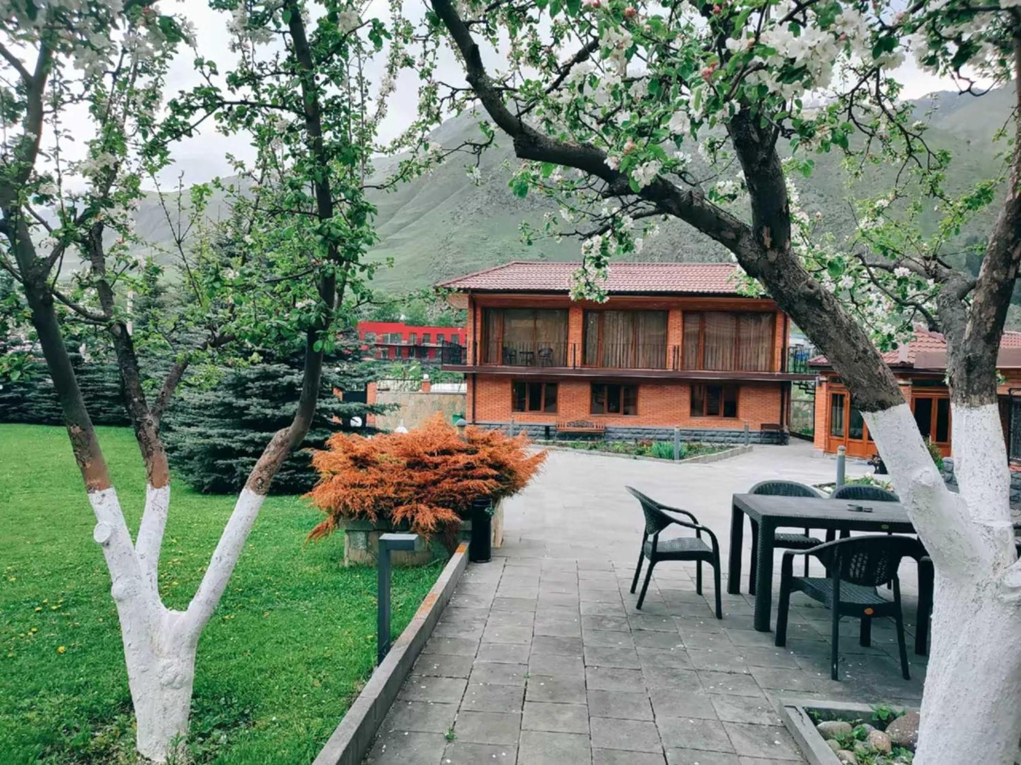 Vardisubani Villa Kazbegi Esterno foto